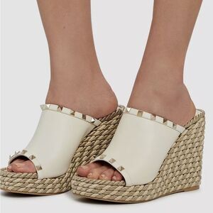 Valentino Garavani Rockstud Torchon Wedge Espadrille Sandals size 37
